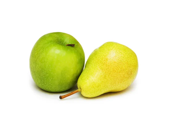 Elma ve armut izole — Stok fotoğraf