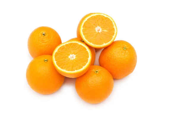 Pilha de laranjas isoladas — Fotografia de Stock