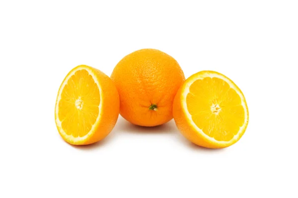 Dos naranjas aisladas en el blanco —  Fotos de Stock