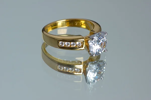 Δαχτυλίδι χρυσό διαμάντι — Φωτογραφία Αρχείου
