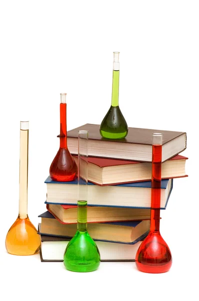 Koncepcja chemii z rury i książek — Zdjęcie stockowe