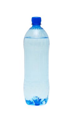 şişe suyu üzerinde beyaz izole