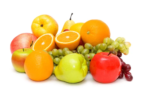 Diverse vruchten geïsoleerd op de witte — Stockfoto