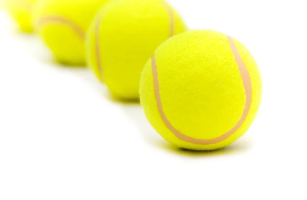 Tennisbollar isolerat på vita — Stockfoto