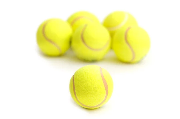 Μπάλες του τένις που απομονώνονται στο λευκό — Φωτογραφία Αρχείου