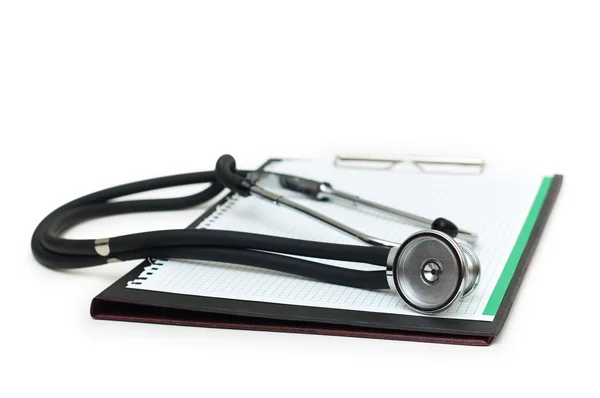 Stetoskop na spinacz na białym tle — Zdjęcie stockowe