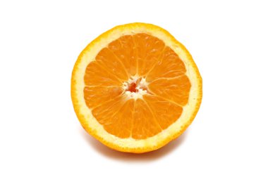 Yarım kesilmiş portakal izole