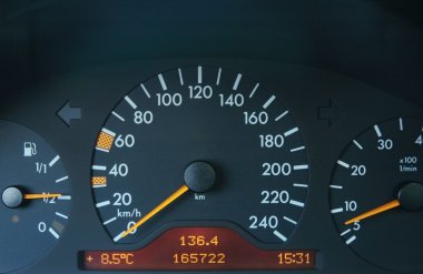 Araba siyah dashboard-in yakın çekim