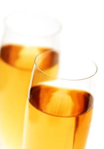 Twee glazen wijn geïsoleerd — Stockfoto