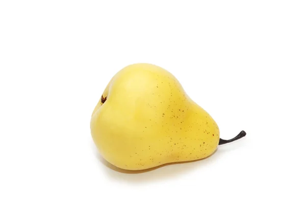 Желтая груша изолирована на белом — стоковое фото