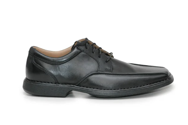 Zwarte mannelijke schoen geïsoleerd op de witte — Stockfoto