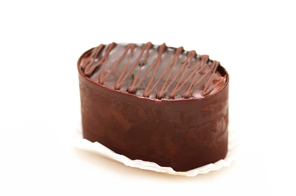 Çikolatalı pasta üzerinde beyaz izole — Stok fotoğraf