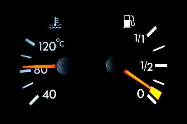 가솔린과 온도 미터 — 스톡 사진