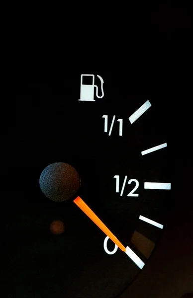 Petrol meter showing no gas — Stock Photo, Image