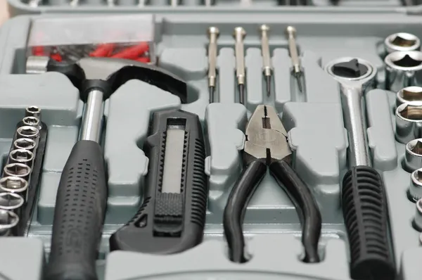 Boîte à outils avec divers outils de menuiserie — Photo