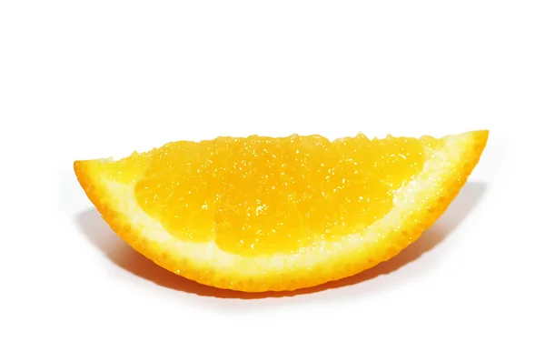 Portakal dilim üzerinde beyaz izole — Stok fotoğraf