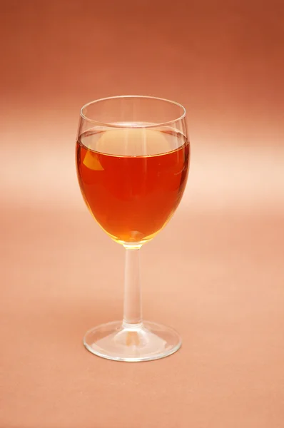 利口酒在 biege glass — 图库照片
