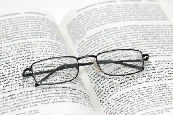 Leesbrillen met licht frame Stockafbeelding