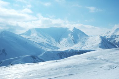 Dağları kar altında