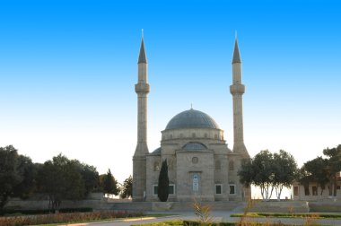 Bakıda iki minare Camii