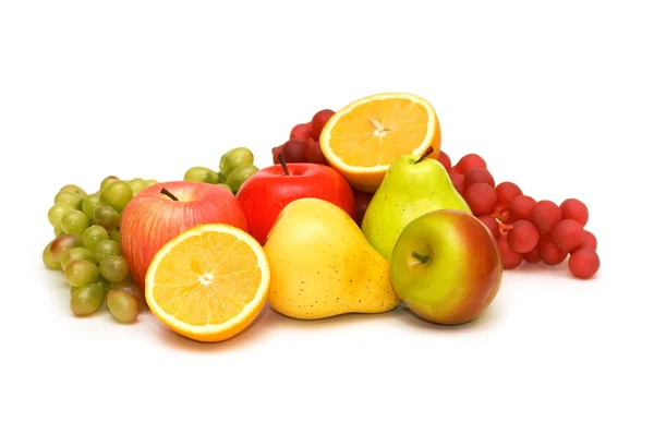 Verschiedene Früchte isoliert auf dem weißen — Stockfoto