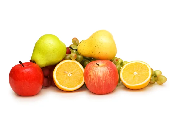 Olika frukter isolerat på vita — Stockfoto