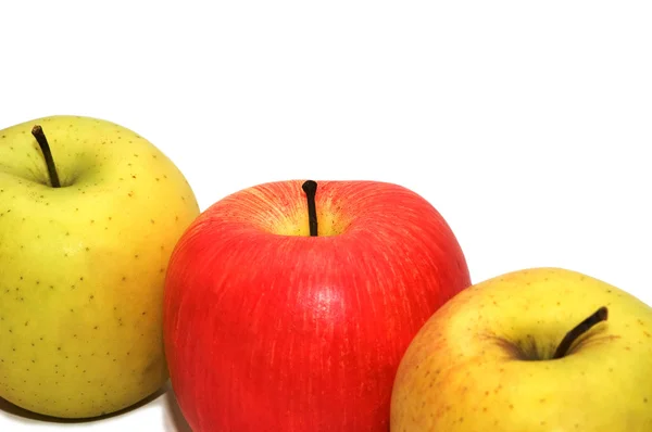 Tre äpplen isolerat på vita — Stockfoto