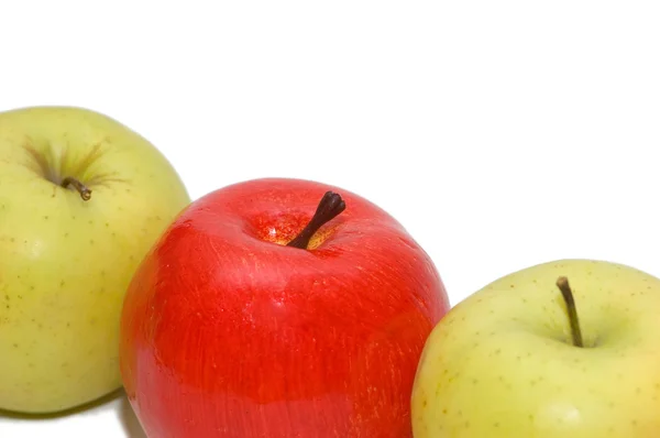 Varias manzanas aisladas en el blanco — Foto de Stock