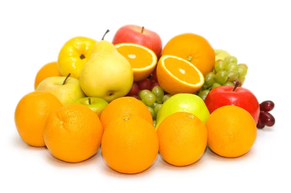 Διάφορα φρούτα απομονωμένη στο λευκό — Φωτογραφία Αρχείου