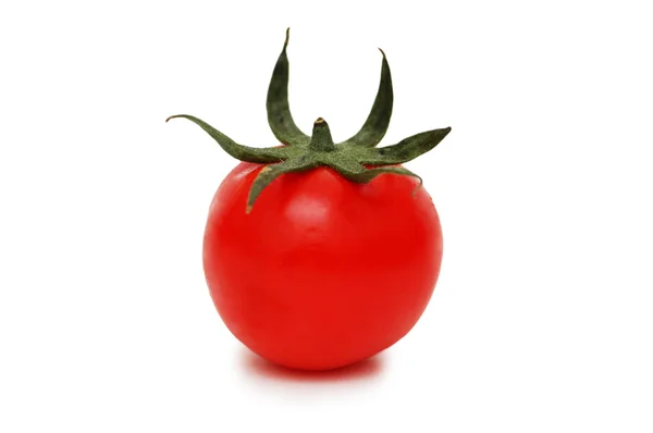 Κόκκινη ντομάτα απομονωμένη στο λευκό — Φωτογραφία Αρχείου
