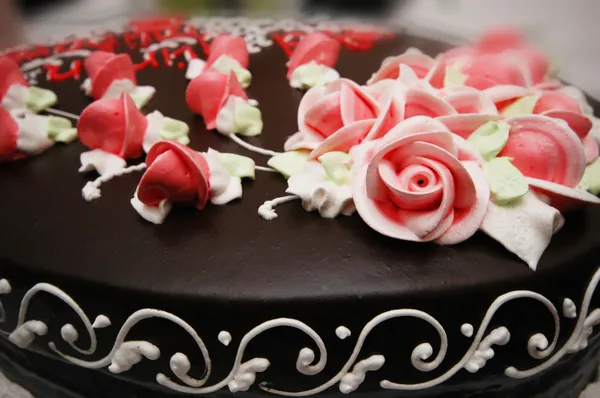 Primo piano della torta con decorazione — Foto Stock