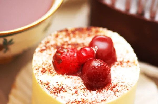 Γλυκό κέικ με μούρα — Φωτογραφία Αρχείου