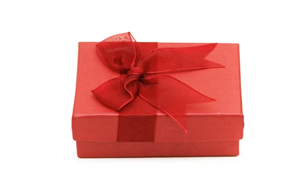 Caja de regalo aislada en el blanco — Foto de Stock