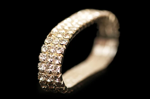 Pulseira com diamantes isolados — Fotografia de Stock
