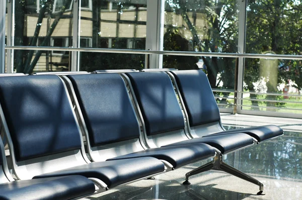 Asientos vacíos en el aeropuerto —  Fotos de Stock