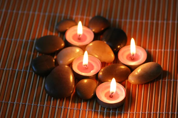Aromatické svíčky a kamínky — Stock fotografie