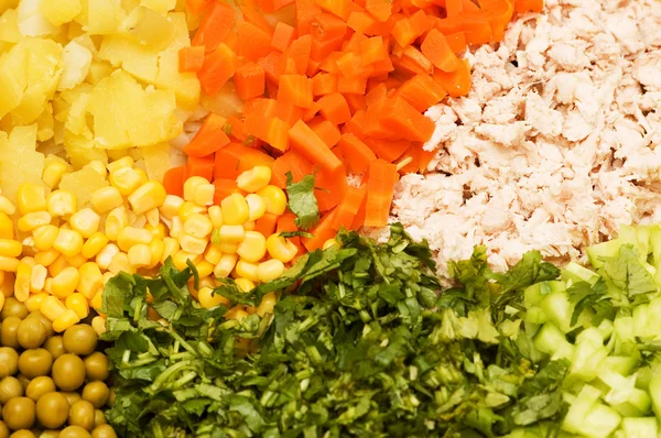 Primo piano d'insalata con grano, carote — Foto Stock