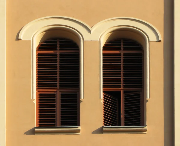 Stary windows — Zdjęcie stockowe