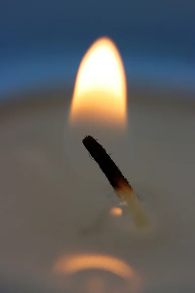 Αναμμένο κερί — Φωτογραφία Αρχείου