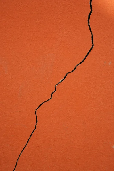 Тріщина на стіні — стокове фото