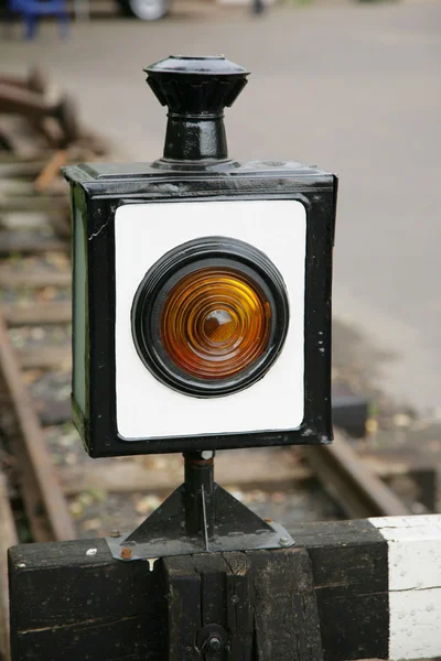 Старый железнодорожный фонарь — стоковое фото