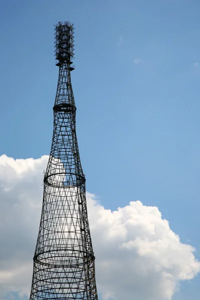 La alta antena el transmisor — Foto de Stock