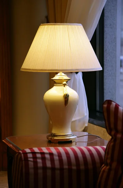 Większe biurko Lampa — Zdjęcie stockowe