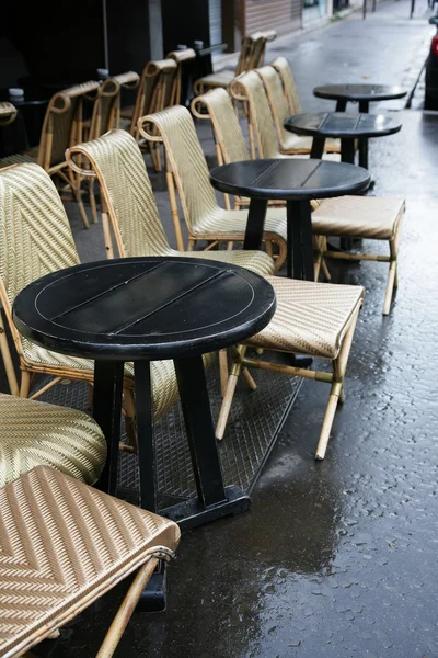 Mesa de restaurante na rua — Fotografia de Stock