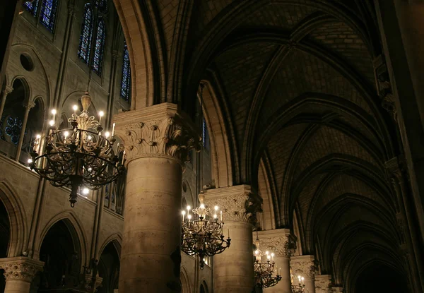 Osvětlení v staré katedrále — Stock fotografie