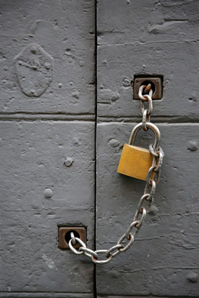 Padlock with a chain — Stock Photo, Image