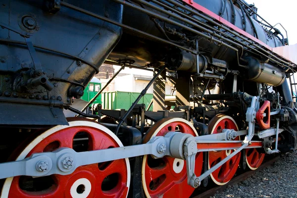 Detail of the wheels of a steam locomotive. — Stock Photo, Image