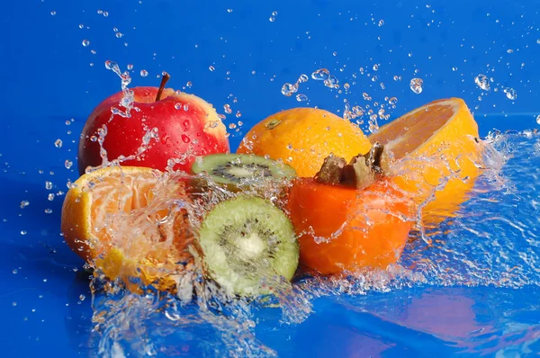 과일 주위 물 방울 — 스톡 사진