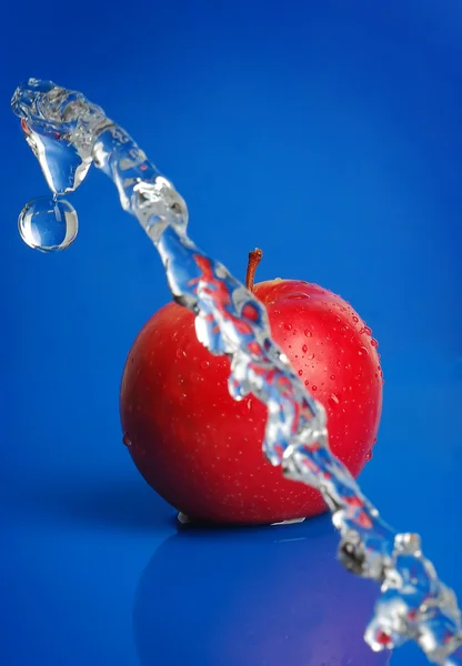 Water drops around fruits — Stock Photo, Image