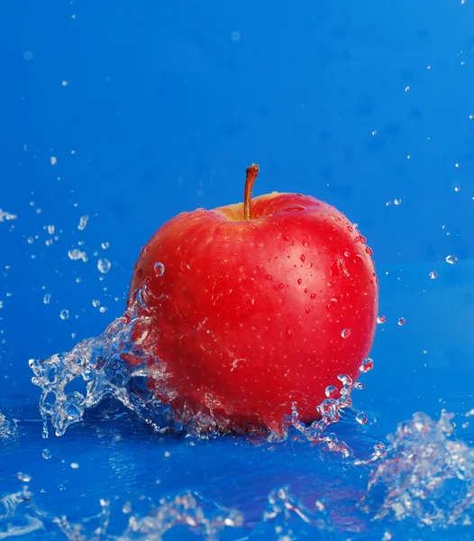 Drops around fruits — Stock Photo, Image